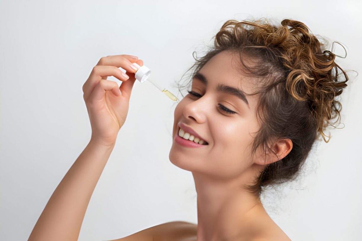 Retinol: Benefits, Side Effects & How to Start Safely